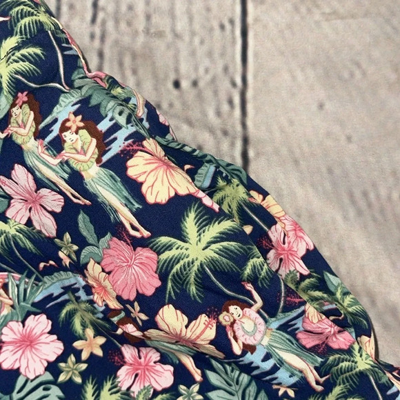 Handmade Hawaiian shorts womens small - Picture 2 of 5